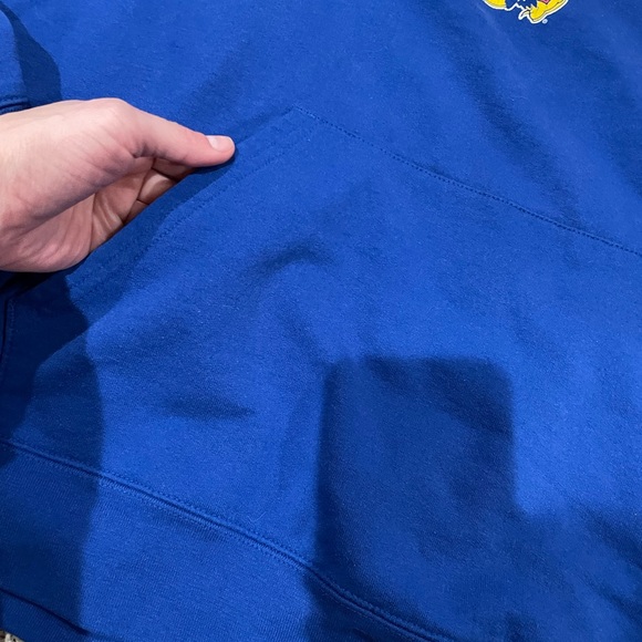Kansas hoodie vintage and starting to peel - Picture 2 of 8